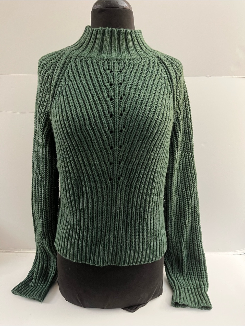 Women's Ribbed Mock Neck Sweater in Forest Green